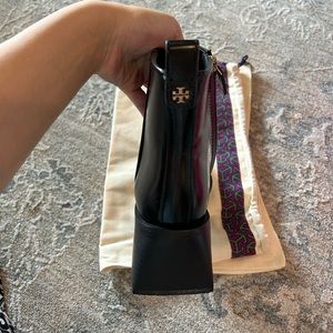 Tory Burch Zip-Up Bootie in PERFECT condition. Size 8. Never worn! New!